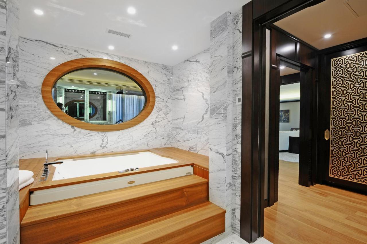 Crowne Plaza Bursa Convention Center & Thermal Spa By Ihg Εξωτερικό φωτογραφία Bathroom