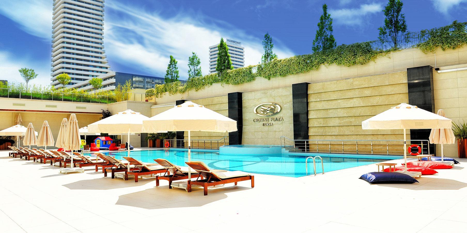 Crowne Plaza Bursa Convention Center & Thermal Spa By Ihg Εξωτερικό φωτογραφία The swimming pool at the hotel