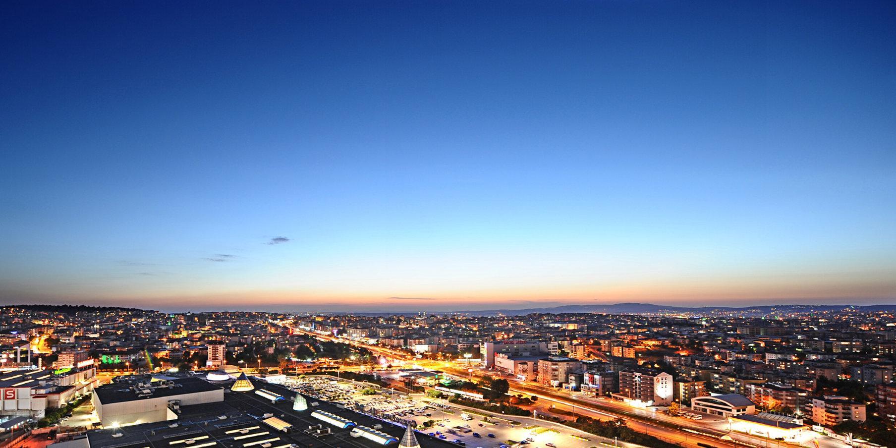 Crowne Plaza Bursa Convention Center & Thermal Spa By Ihg Εξωτερικό φωτογραφία View of the city at night