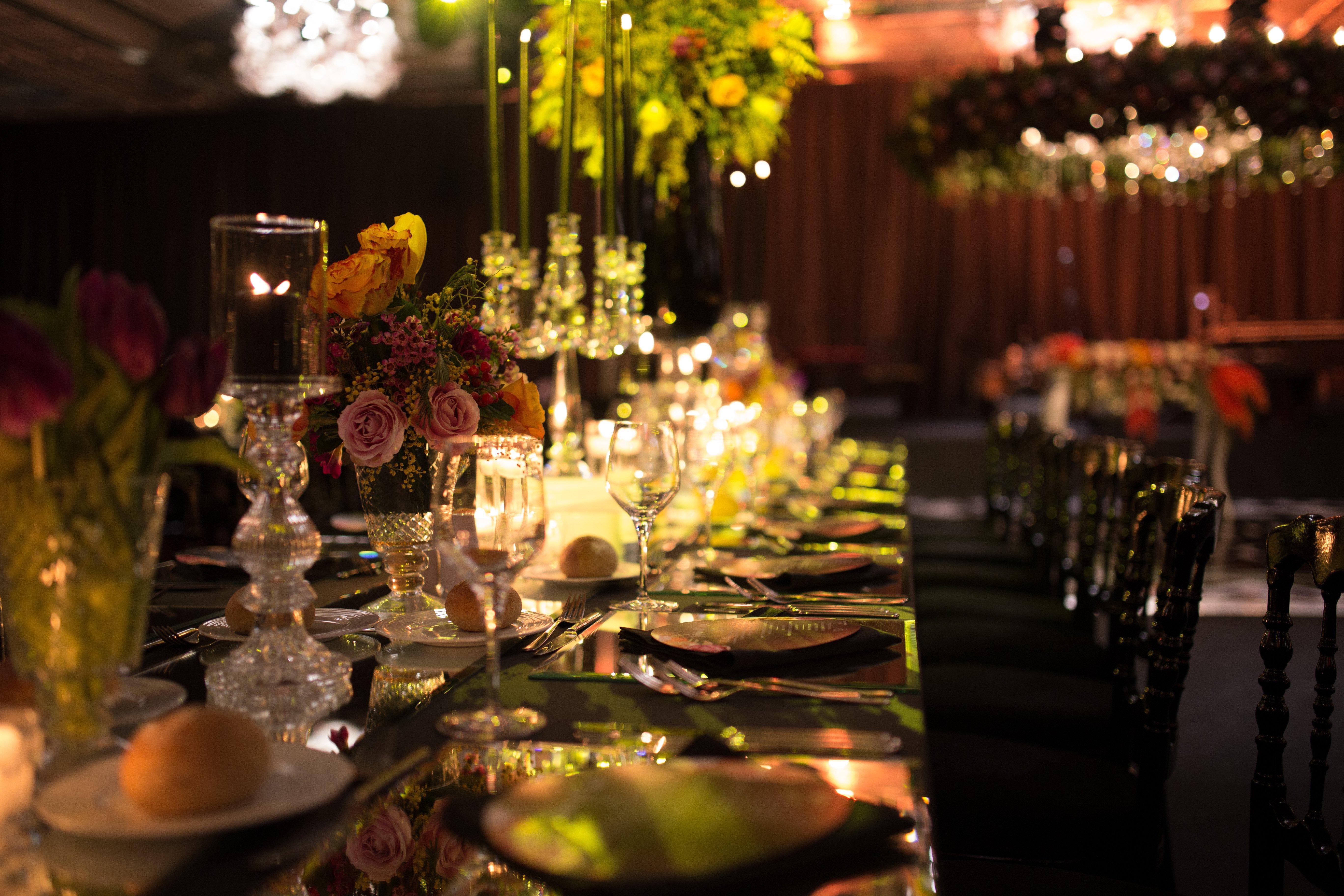 Crowne Plaza Bursa Convention Center & Thermal Spa By Ihg Εξωτερικό φωτογραφία A table set for a formal dinner