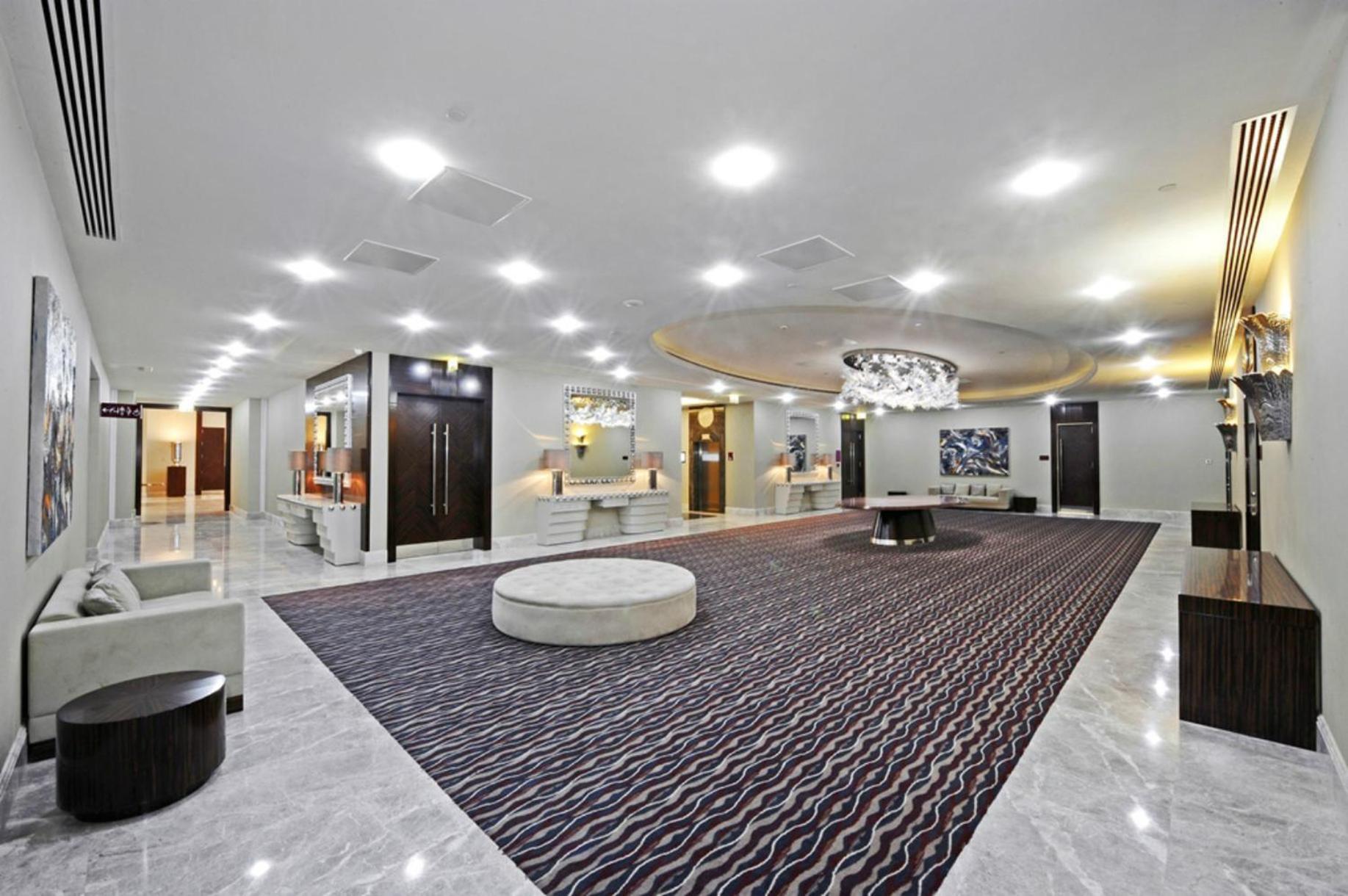 Crowne Plaza Bursa Convention Center & Thermal Spa By Ihg Εξωτερικό φωτογραφία The lobby of the hotel
